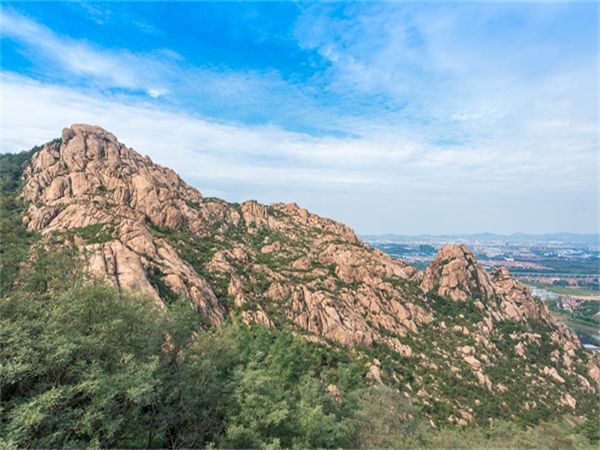 山东泰安泰山封禅大典露天实景演出场地与山体背景实拍